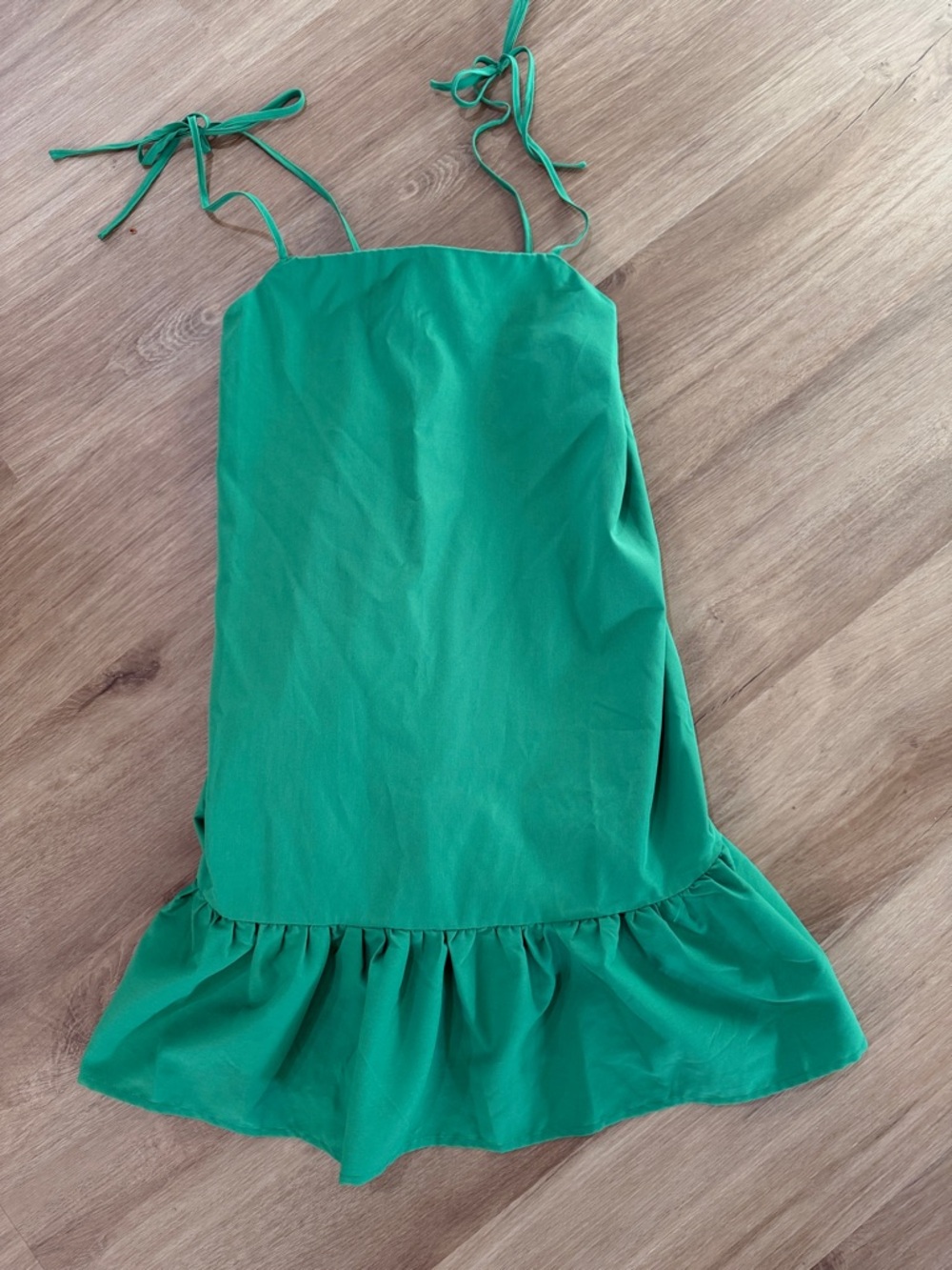 Boohoo Green Tie-Shoulder Ruffle-Hem Mini Dress
